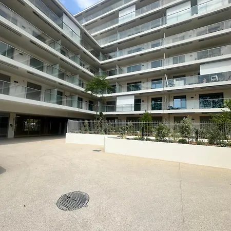 En Bord De Avec Piscine Sur Le Toit サン・ローラン・デュ・ヴァール