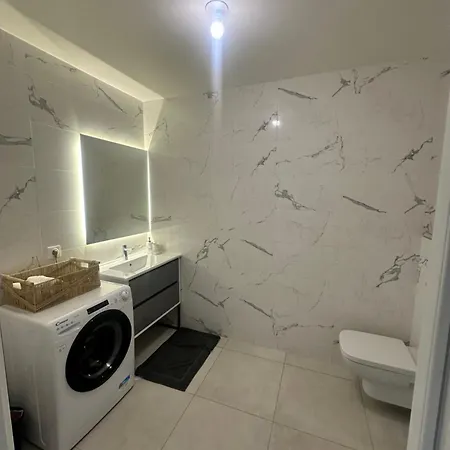 En Bord De Avec Piscine Sur Le Toit * サン・ローラン・デュ・ヴァール