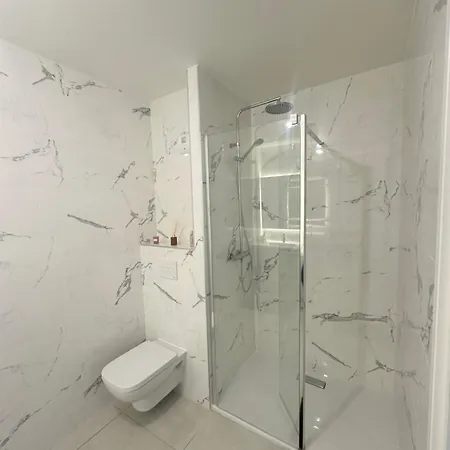 En Bord De Avec Piscine Sur Le Toit * サン・ローラン・デュ・ヴァール