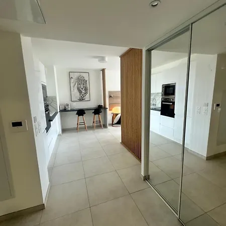 アパート En Bord De Avec Piscine Sur Le Toit *