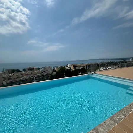 En Bord De Avec Piscine Sur Le Toit * Saint-Laurent-du-Var
